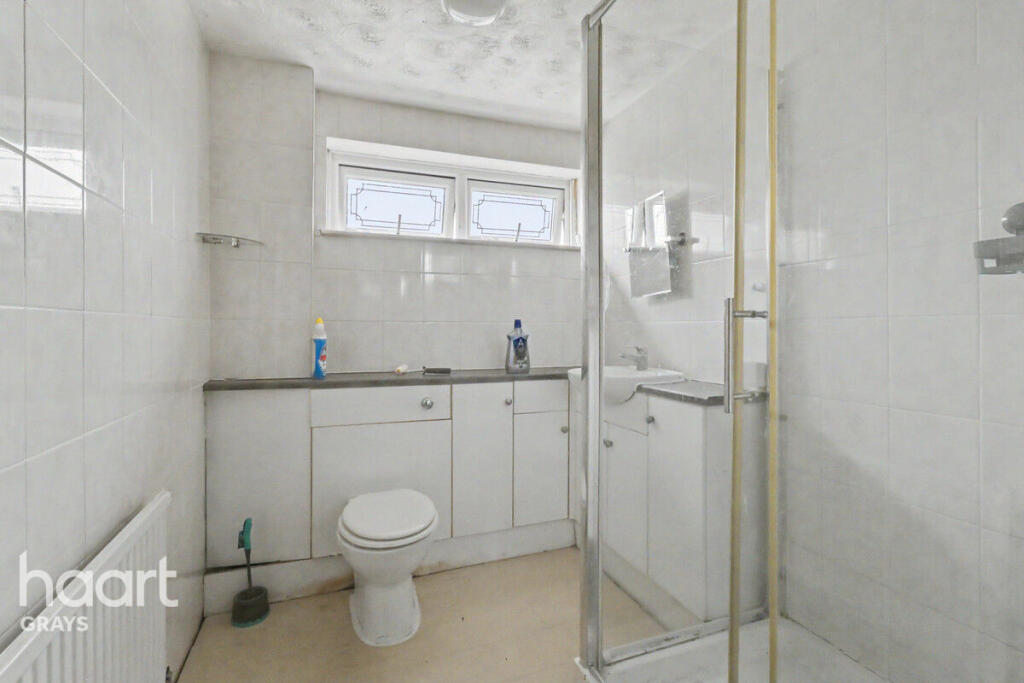 Northview Avenue, Tilbury RM18 - More