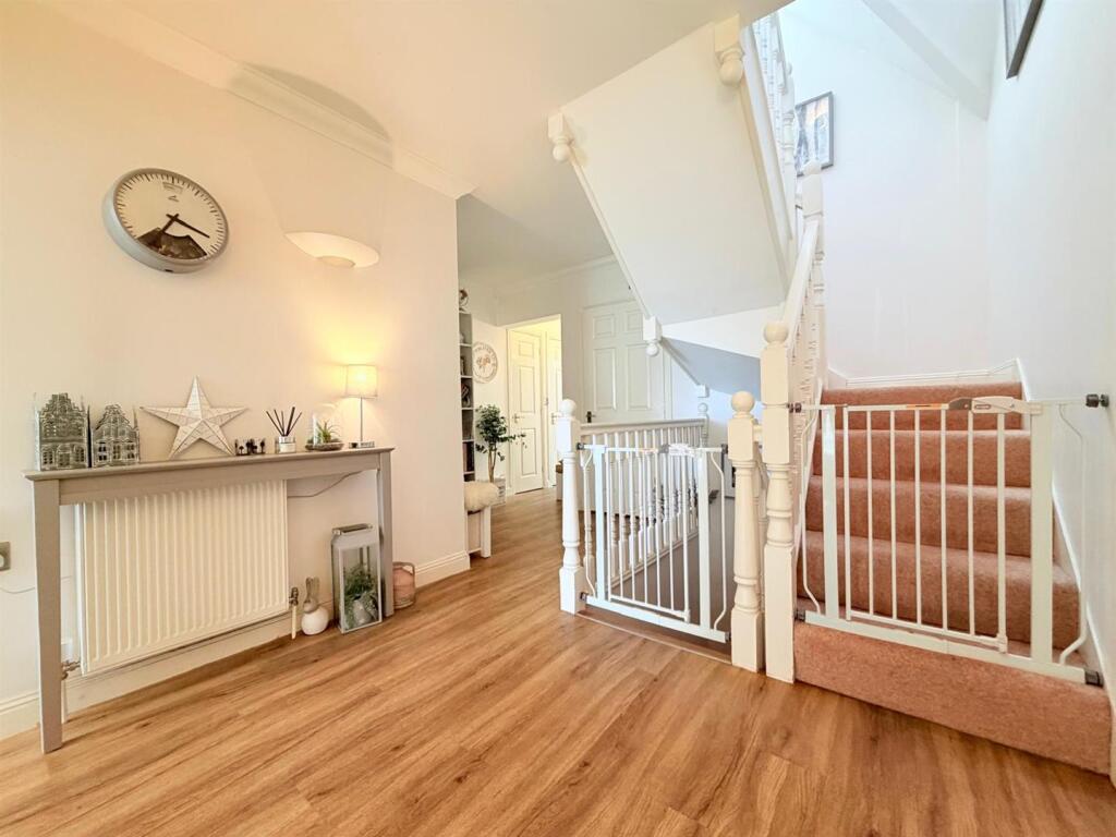 House in Corfe Mullen - View 4