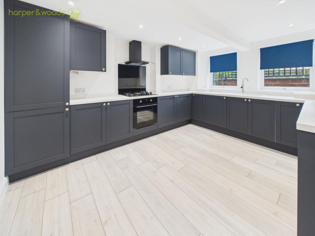 Apartment in Wirral, Liverpool City Region - View 2