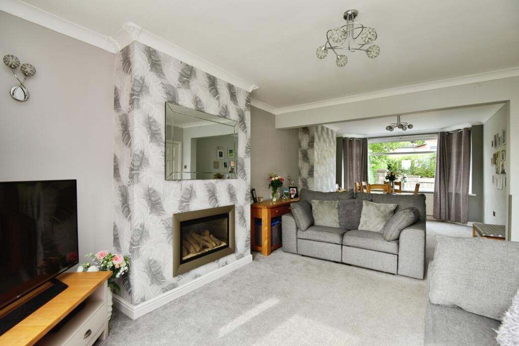 House in Stoke-on-Trent - More