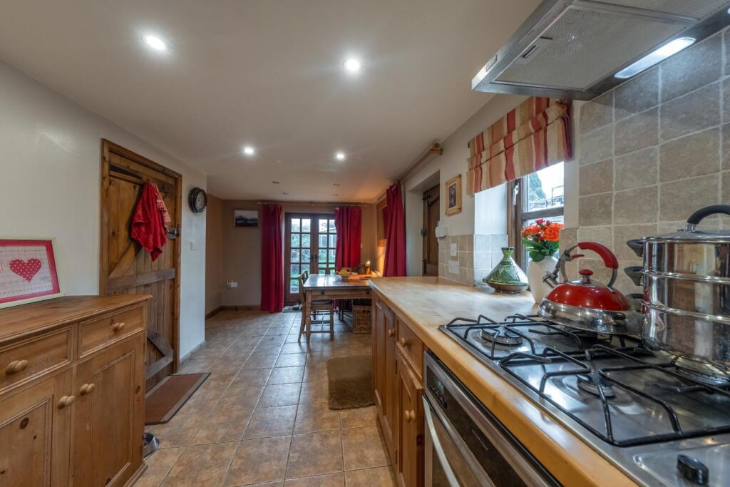Gallowsclough Lane, Norley photo 4