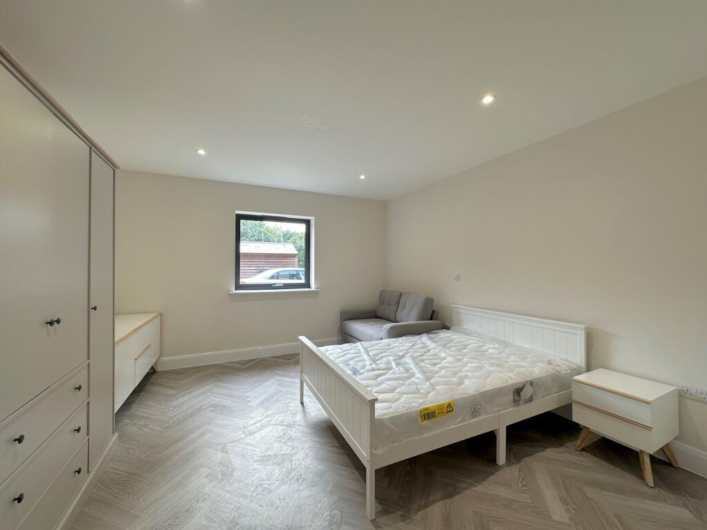 Apartment in Milton Keynes - View 2