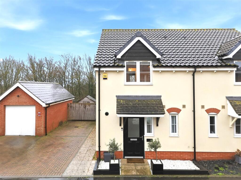 Main image of property: Kiln Way, Great Wakering, Essex, SS3