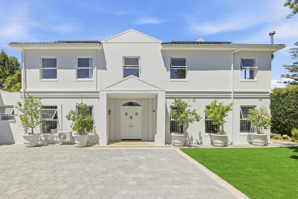 Main image of property: South Africa, Western Cape, Constantia