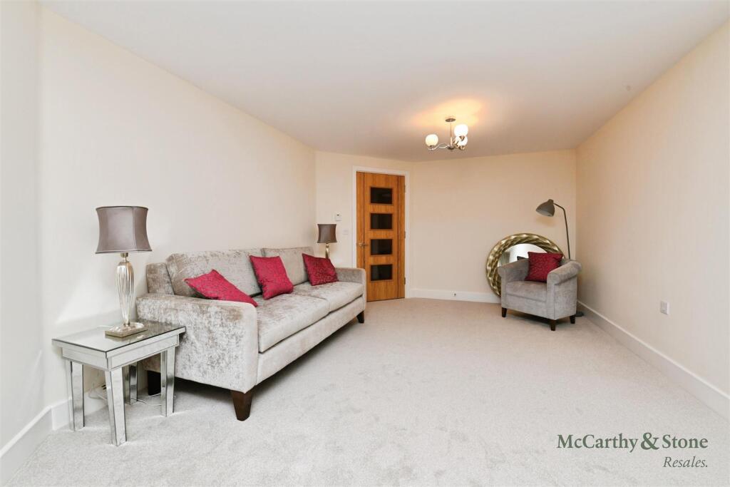 Apartment in Chelmsford - View 3