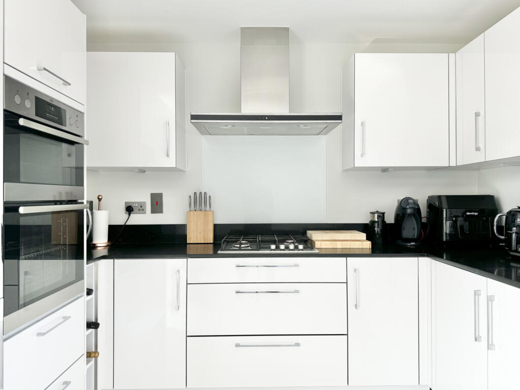 House in Luton - More