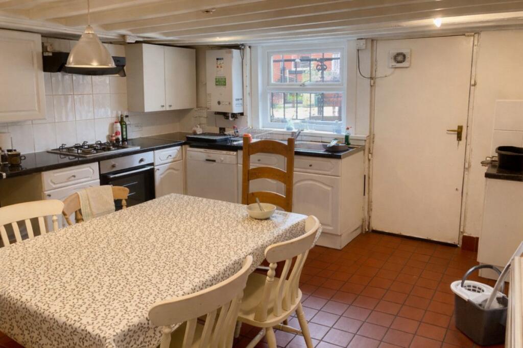 House in Leeds - View 3