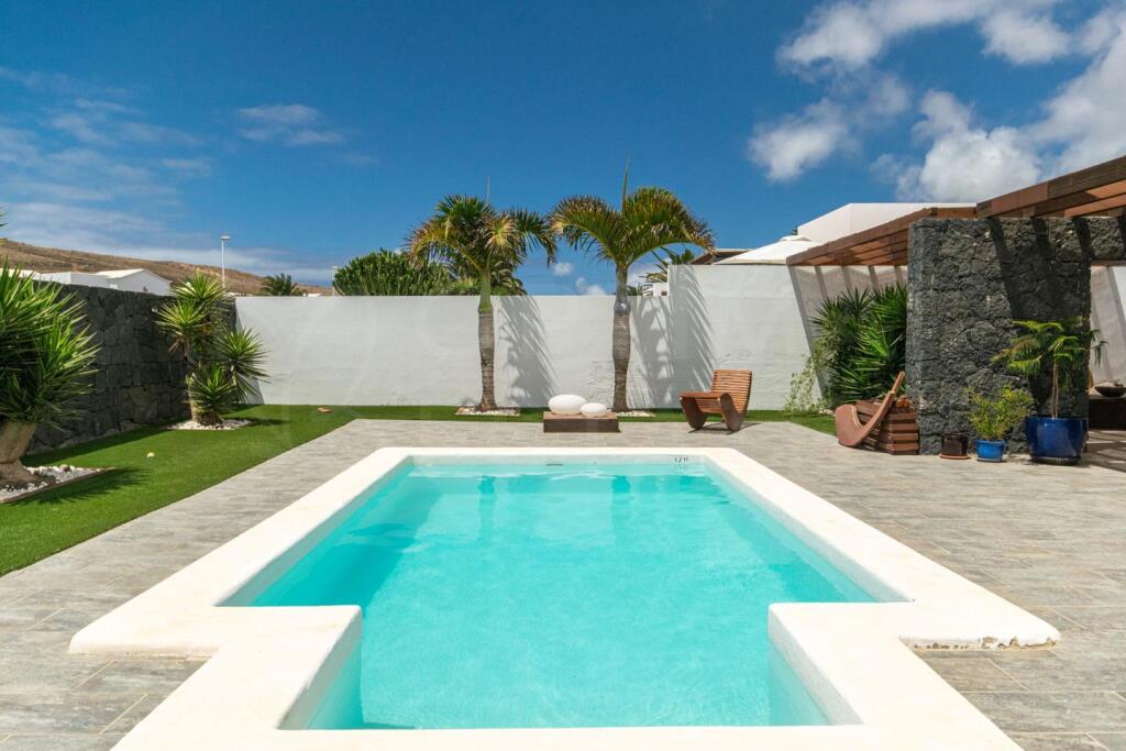 Main image of property: Canary Islands, Lanzarote, Playa Blanca