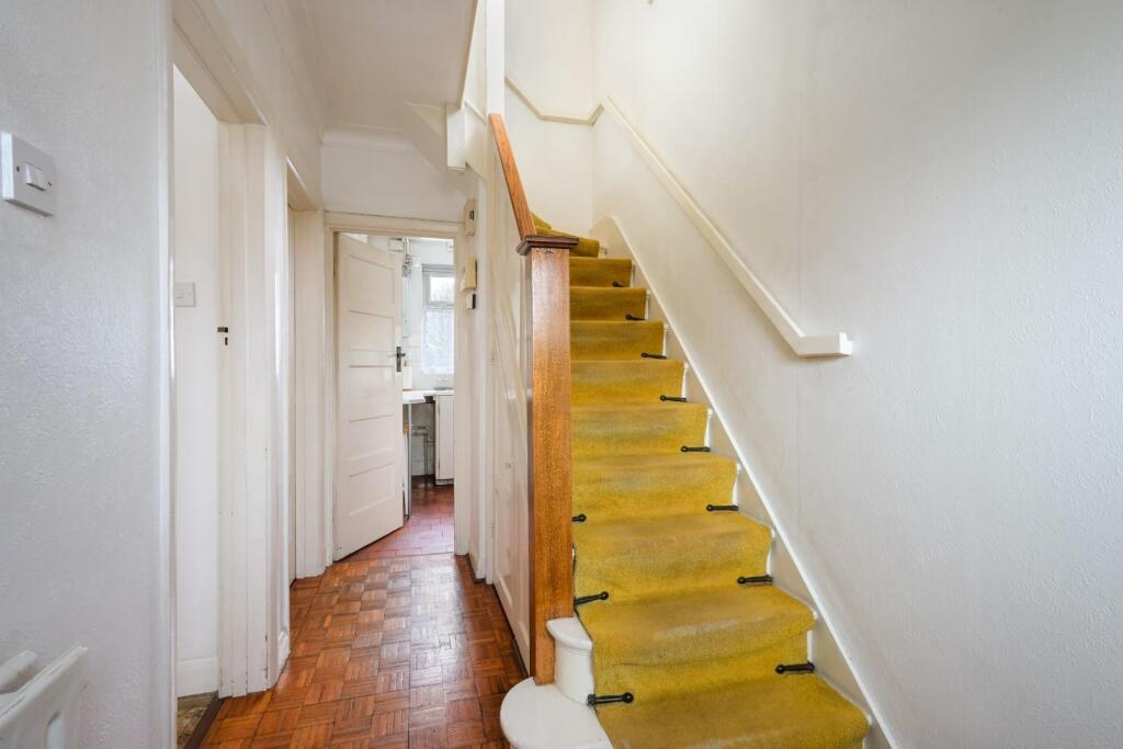 House in Epsom, Worcester Park - View 5