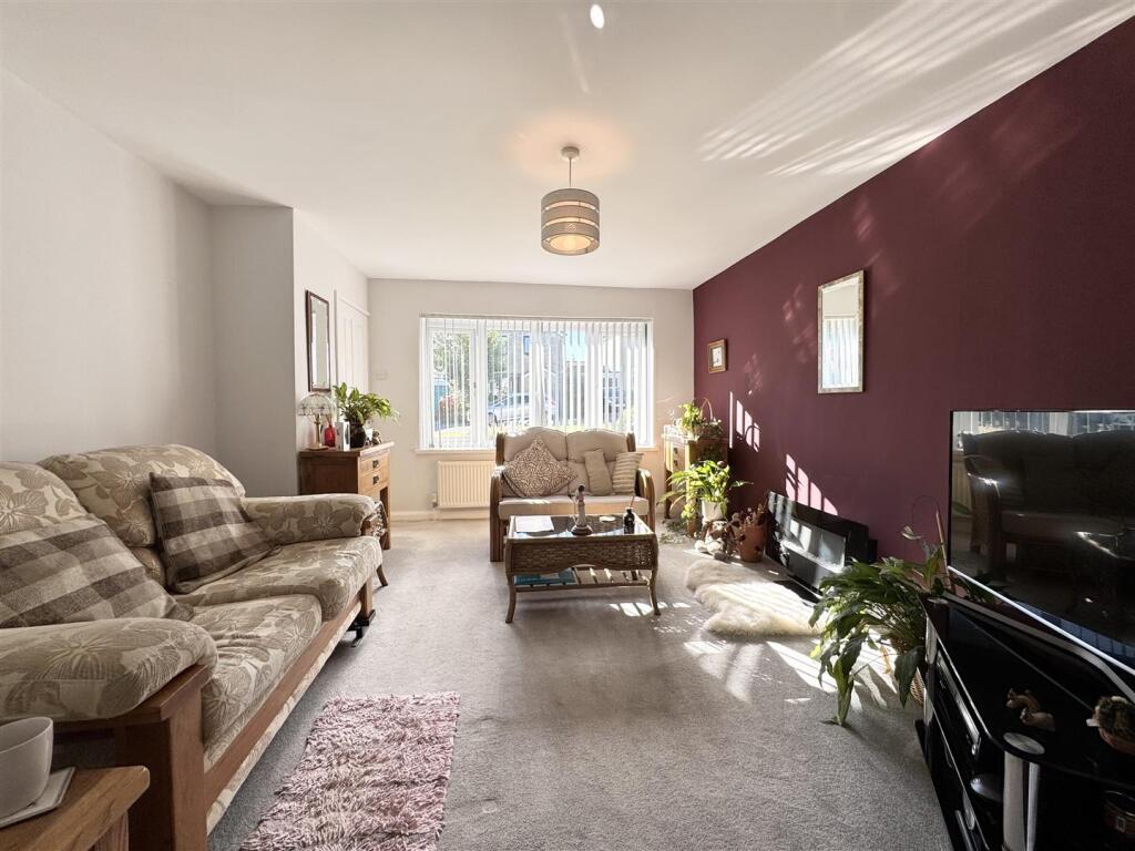 House in Huddersfield, Emley - View 4