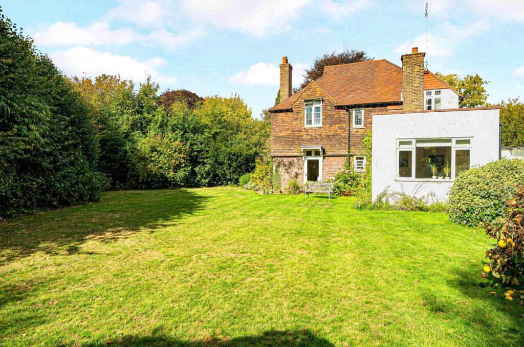 Ramsden Road, Godalming, Surrey, GU7 - View 4