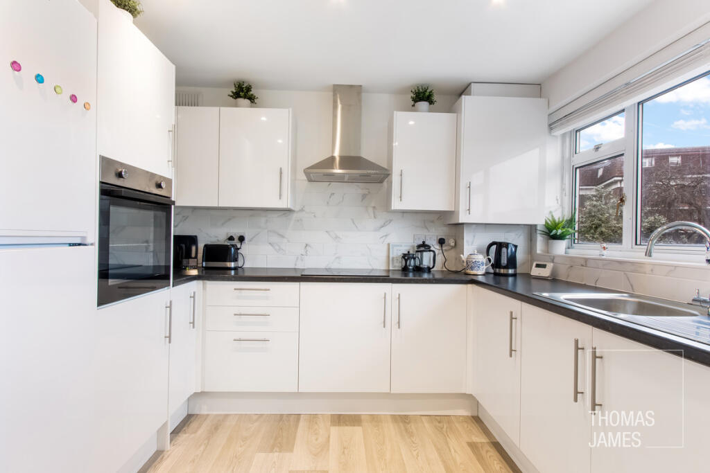 Apartment in London - View 2