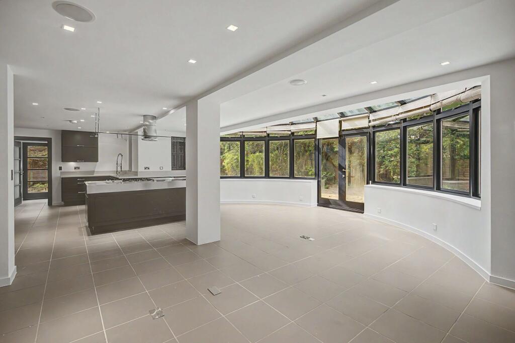 House in Trafford, Greater Manchester - View 5