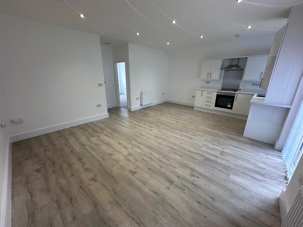 24 Frearson Close, off Chewton street - View 5