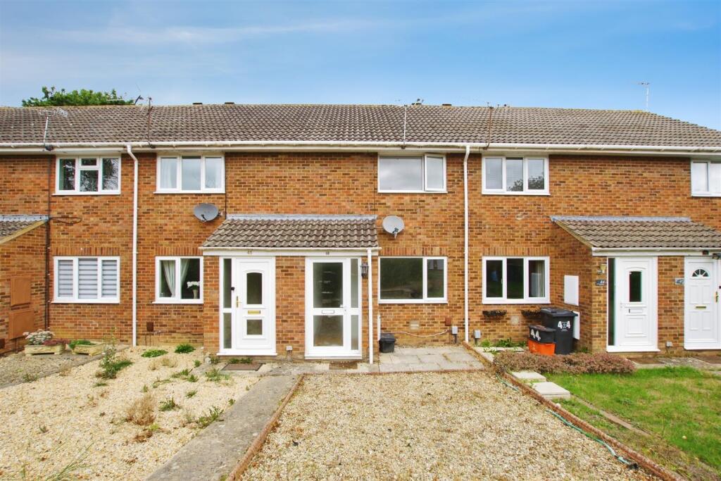 Main image of property: Leslie Close, Freshbrook