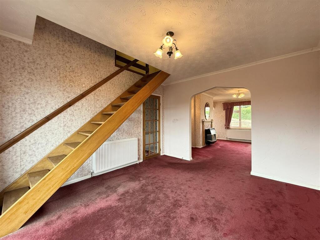 House in Huddersfield, Gilthwaites Estate, Denby Dale - More