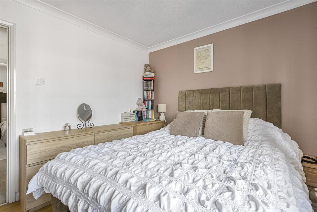 House in Dartford, Swanscombe and Greenhithe - More