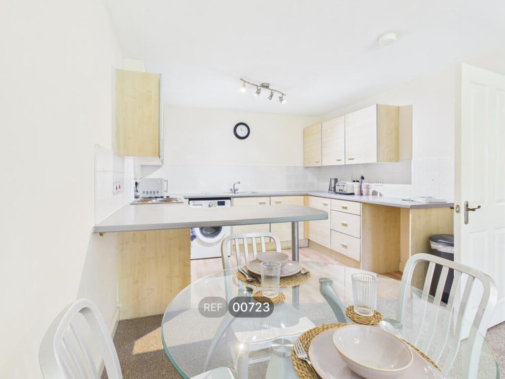 Apartment in Hull - View 5