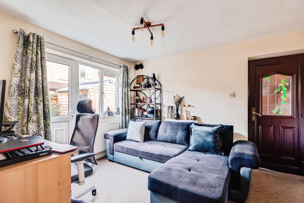 Riley Close, Abingdon photo 2