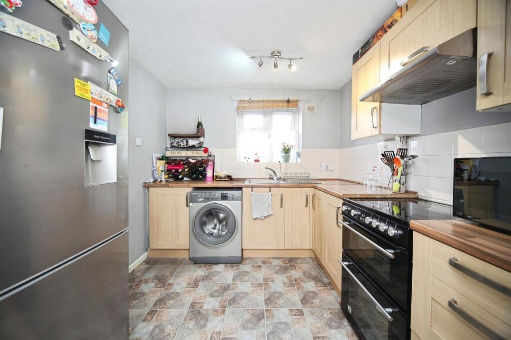 House in Luton - View 5