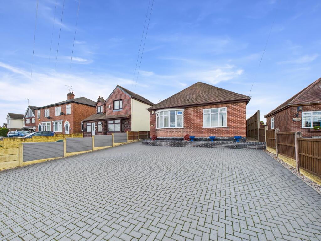 2-bed detached on Tutbury Road, Burton On Trent, £340,000