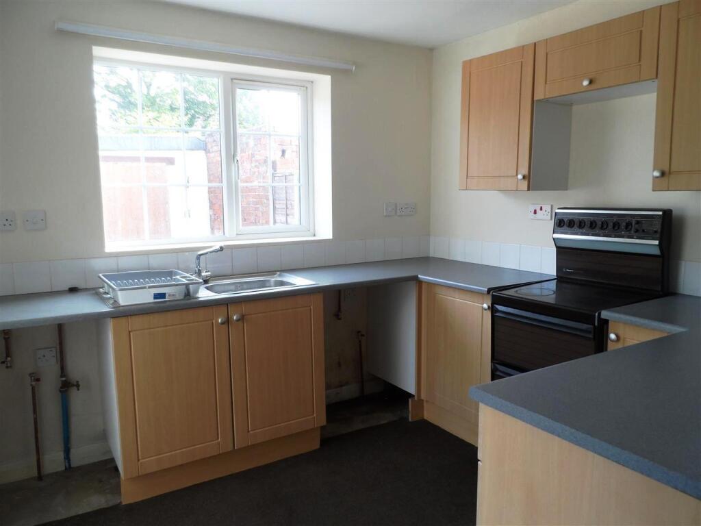 House in Lincoln - View 5