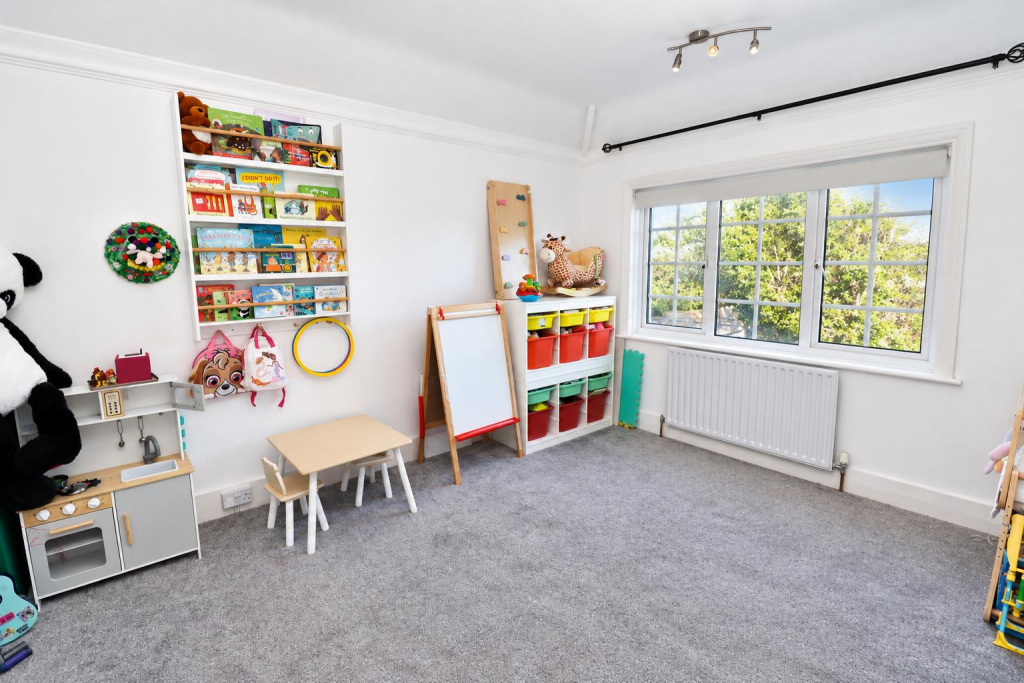 House in Tonbridge - More