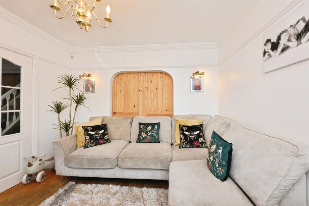 House in Enfield - View 4