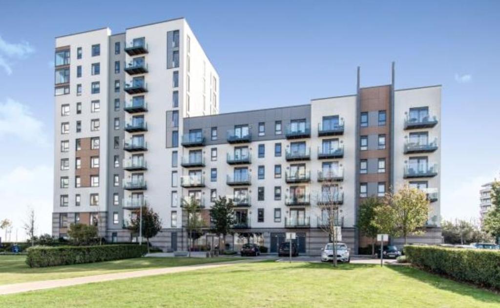 Main image of property: Marina Heights, Pearl Lane, Gillingham, Kent, ME7 1FA