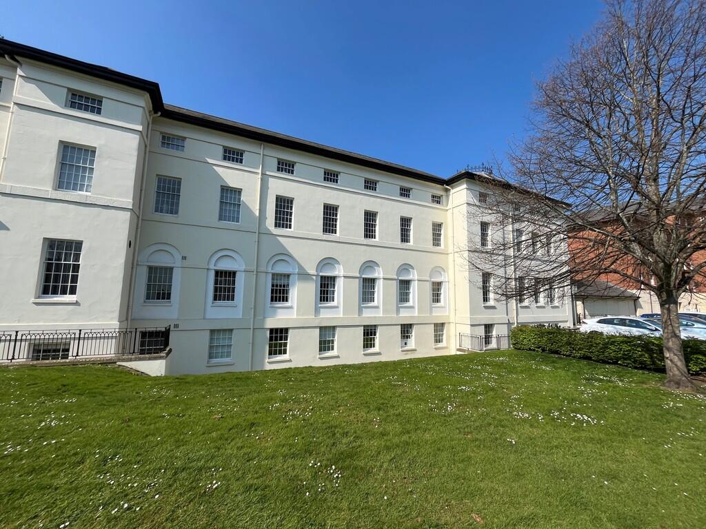 The Crescent, Gloucester photo 2