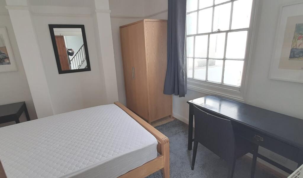 Apartment in Brighton, Round Hill - View 5
