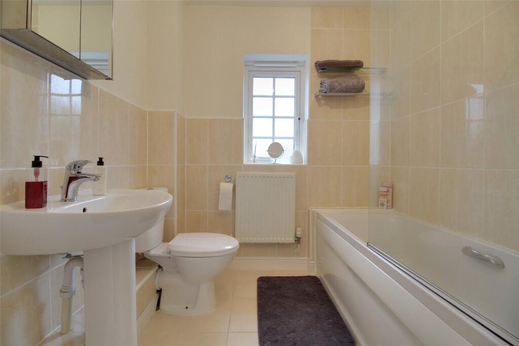 Apartment in Rushmoor, North Town - View 6
