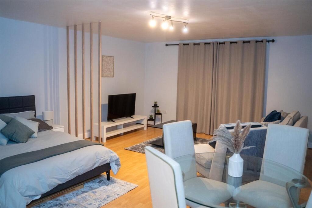 Main image of property: Venus House, 160 Westferry Road, Canary Wharf, E14