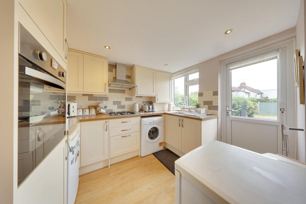 House in Orpington, Poverest, Ramsden - More