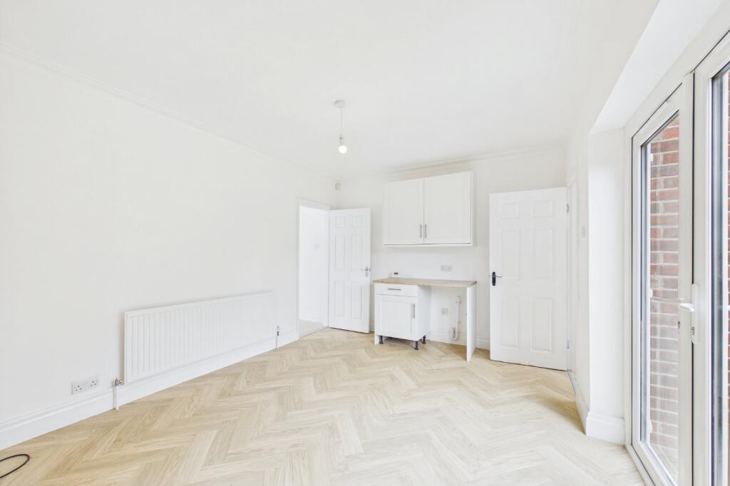 Grange Park Road, Leeds, West Yorkshire, LS8 photo 4
