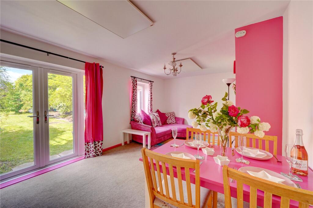 House in Worcester - View 4
