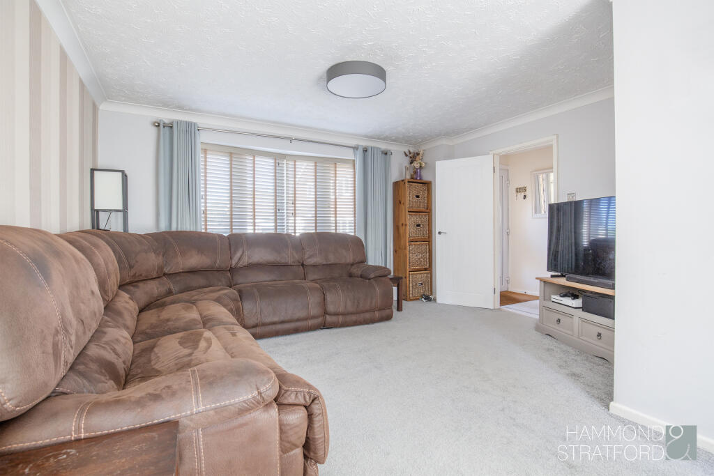 Primrose Close, Attleborough photo 4