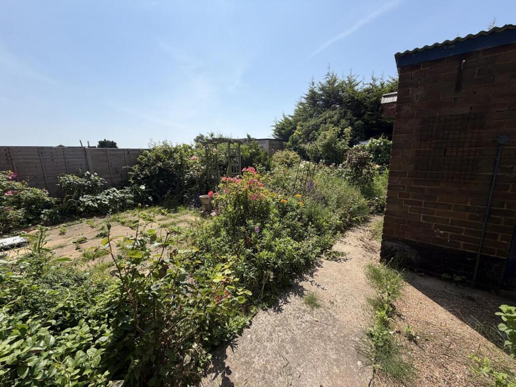 House in Felixstowe, Grange Farm - View 6
