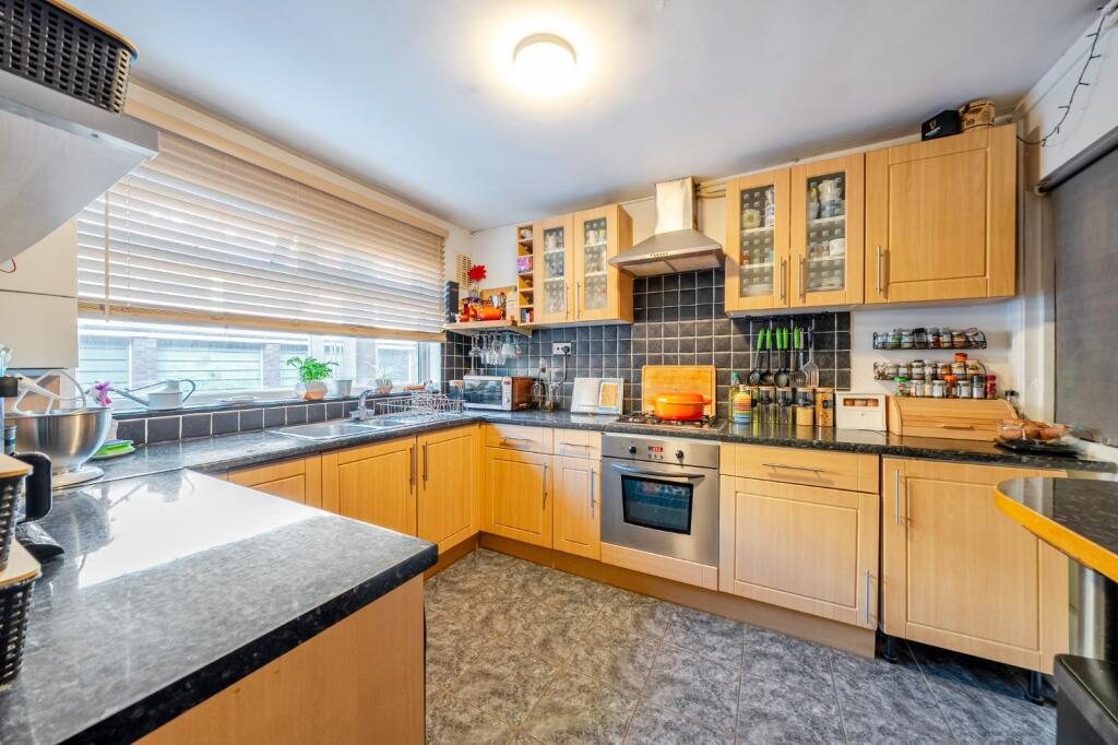 Apartment in London - View 3