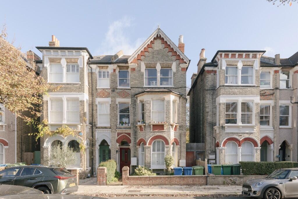 4-bed flat on Oakhurst Grove, East Dulwich, SE22, £1,125,000