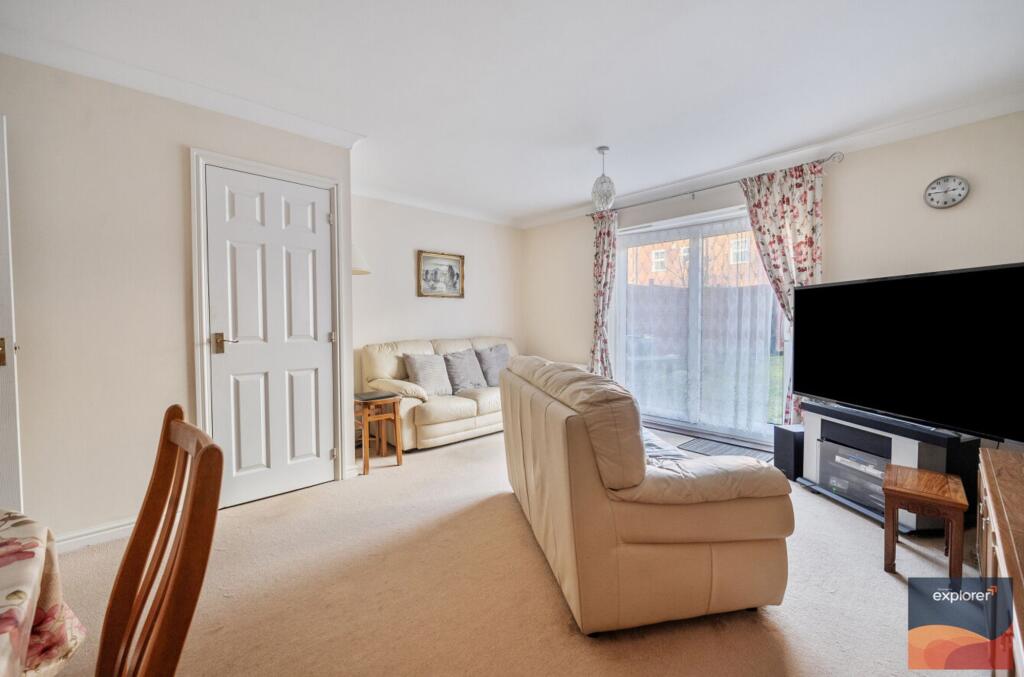 Forfield Drive, Beggarwood, RG22 photo 4