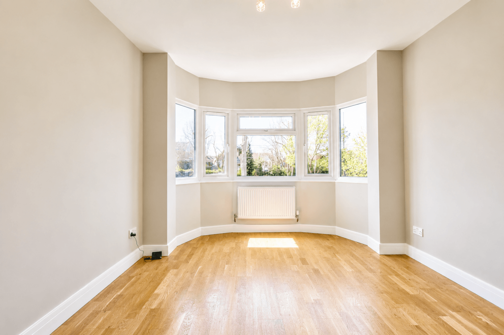 Apartment in London, Sudbury - More