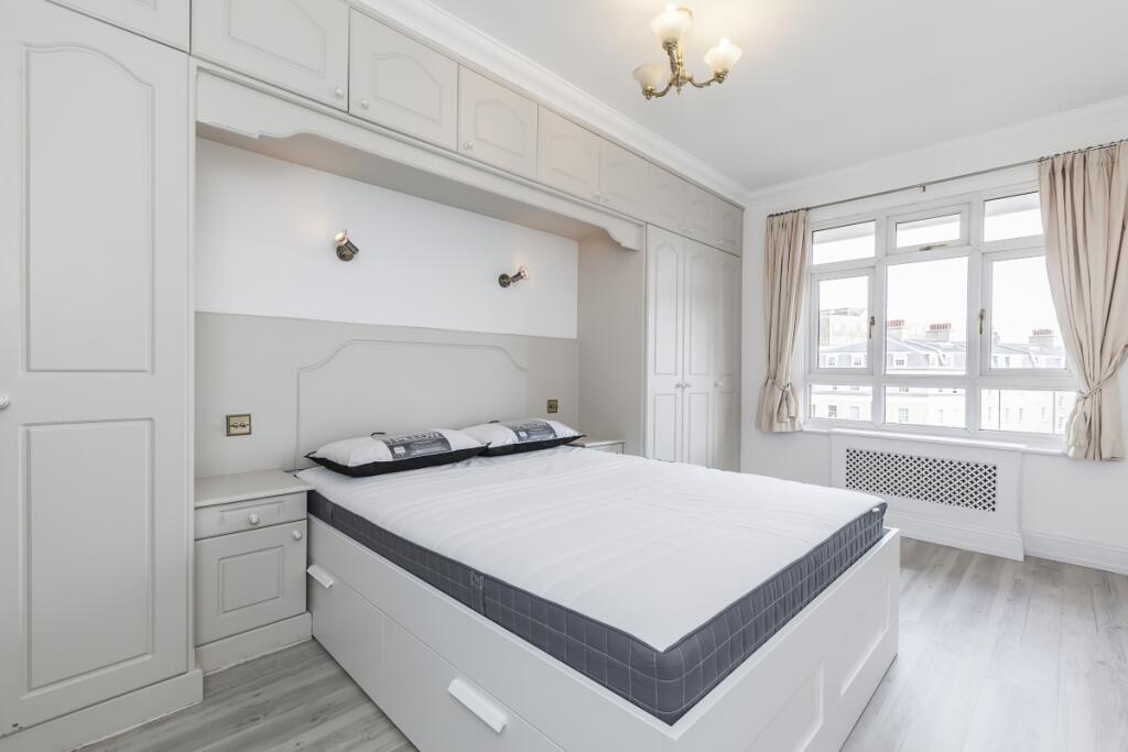 Apartment in London - View 3