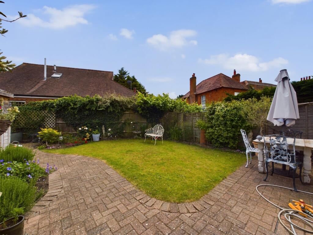 High Street, Stanwell, Surrey, TW19 – pohled 4
