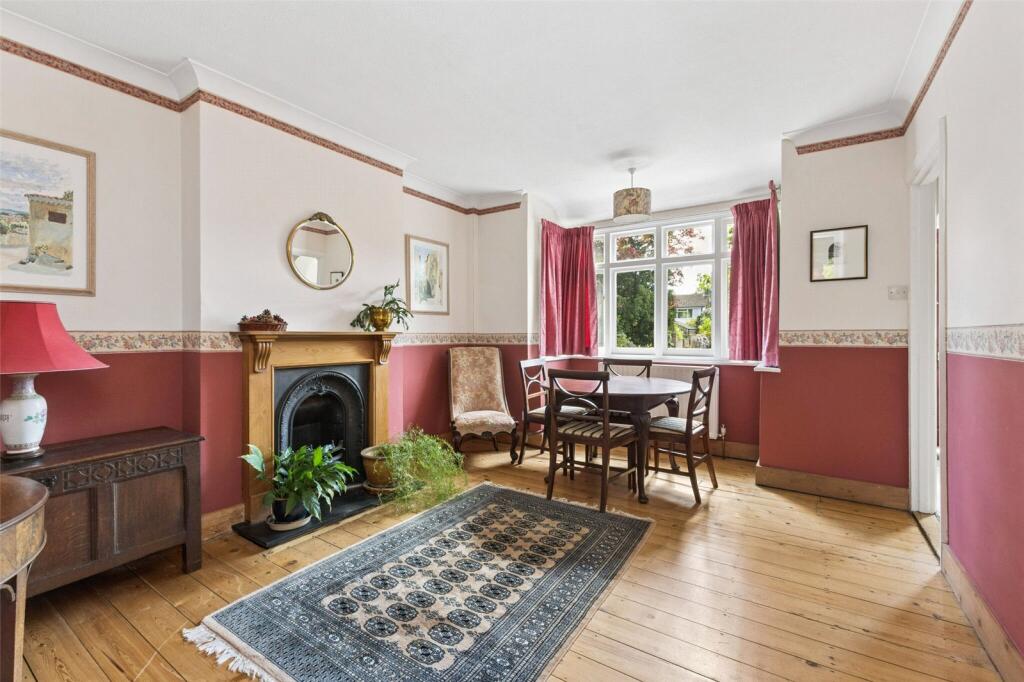 House in Wooburn Green, Berghers Hill, Wooburn - View 5