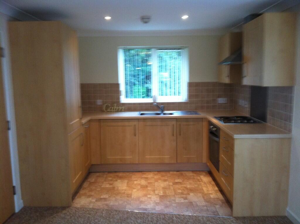 Apartment in Stoke-on-Trent - View 4