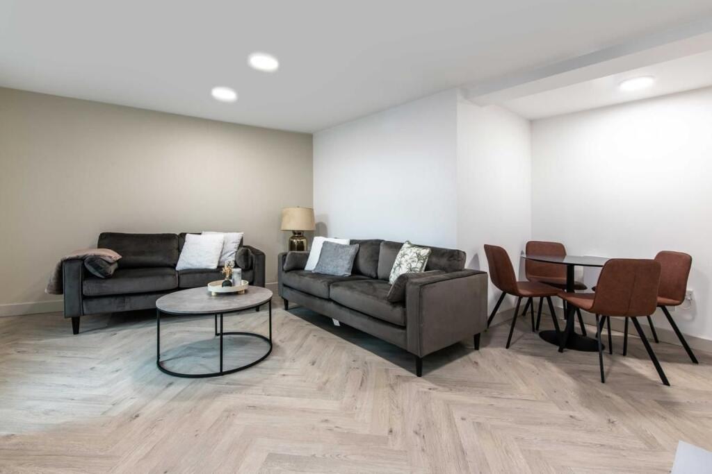 Main image of property: Icon Building, 13A St. James's Street, Nottingham, Nottinghamshire, NG1