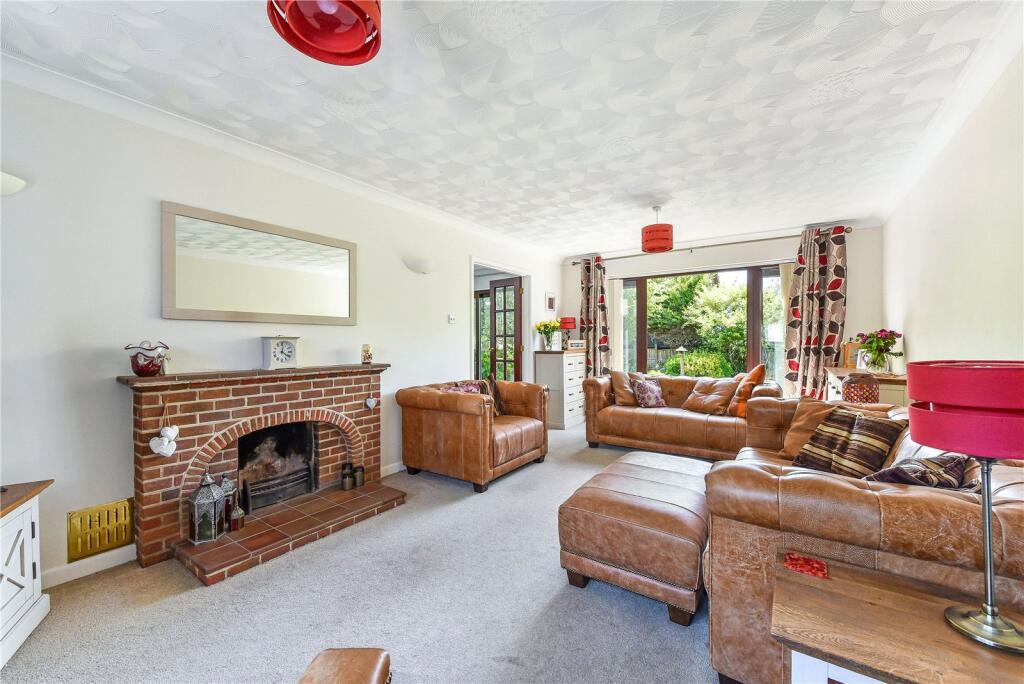 Hazel Grove, Clanfield, Waterlooville, Hampshire photo 3