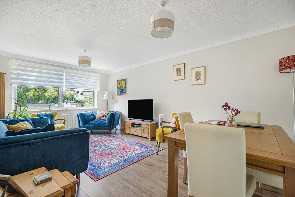 Apartment in Dartford - View 2