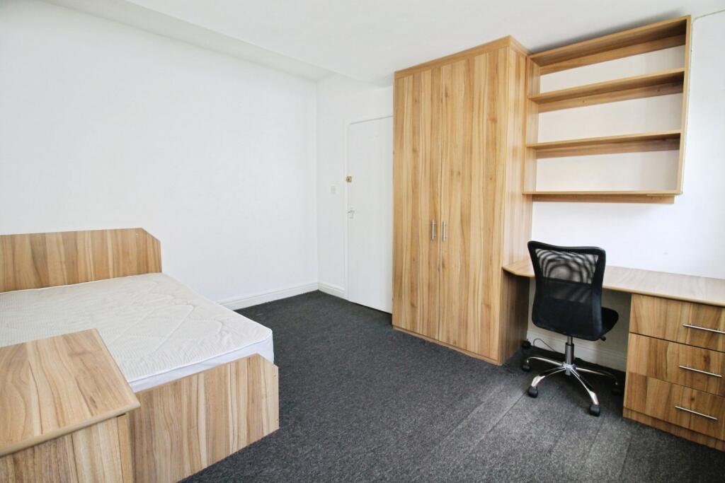 House in Leeds - View 5